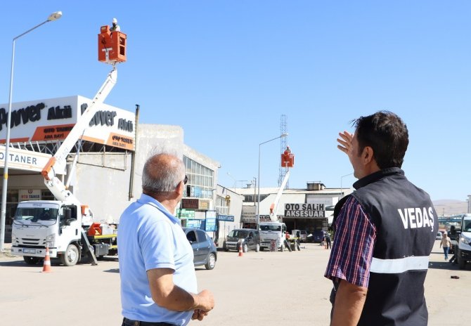 Van Oto Sanayi Sitesi’nin Elektrik Altyapısı Yenilendi