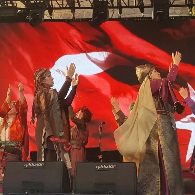 Söğüt’te ‘Kahraman Türk Kadınları’ Tiyatro Gösterisini Sundular