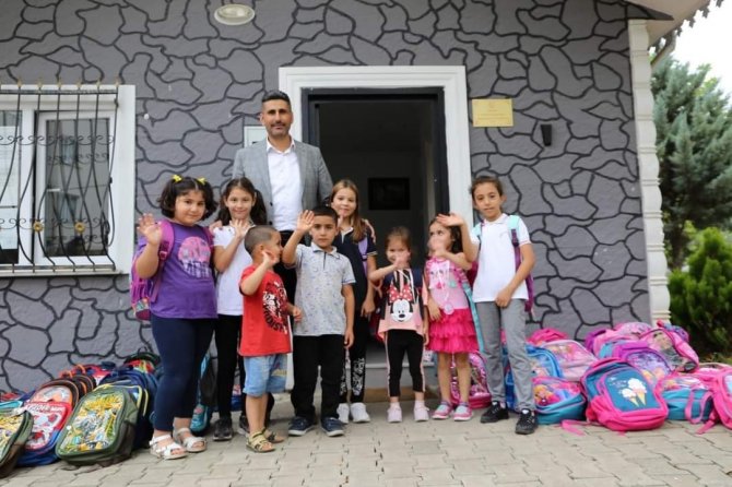 Muhtarlıktan Eğitime Kırtasiye Yardımı