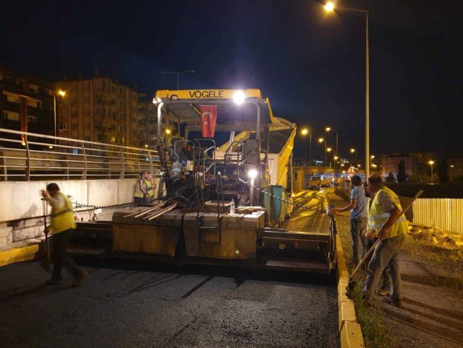 Yüzbaşılar Köprülü Kavşağı’nın Yan Yolları Asfaltlanıyor
