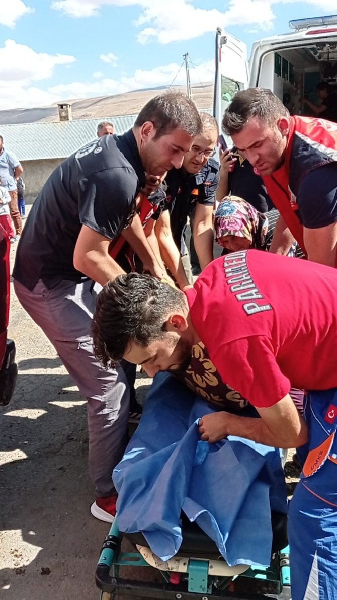 Yaylada Rahatsızlanan Yaşlı Kadın 4 Saatlik Çalışmayla Hastaneye Kaldırıldı