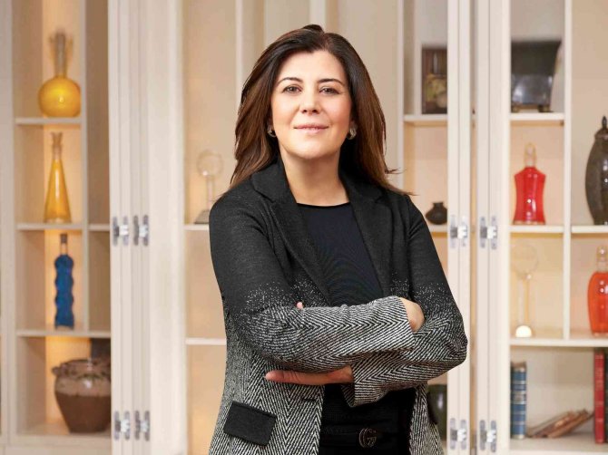 Vitrinler, Alenen Sanat İle Renklendi