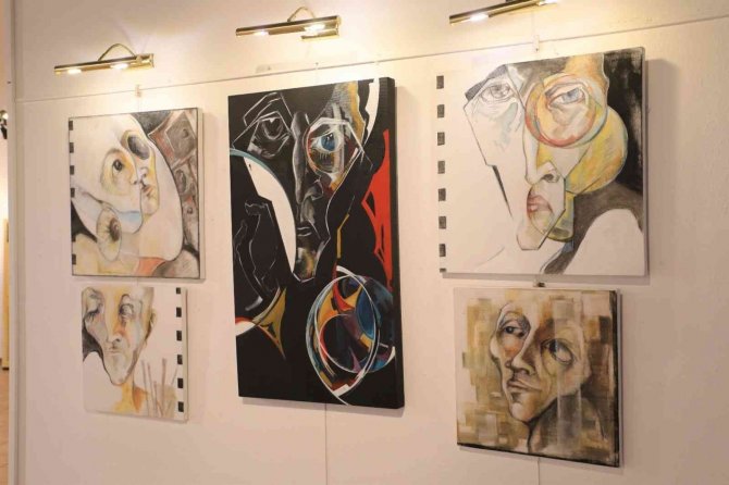 "Bendeki Suretler" Sanatseverlerle Buluştu