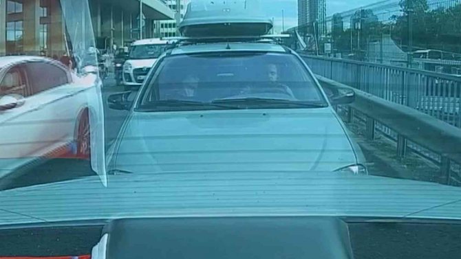 Kağıthane’de, Otomobil İçerisinde Kadına Şiddet Kamerada