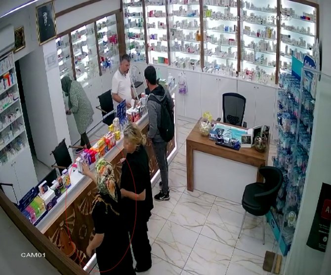 Kasımpaşa’da İlginç Hırsızlık: Kadın Hırsızlar Eczaneden İlacı Böyle Çaldı