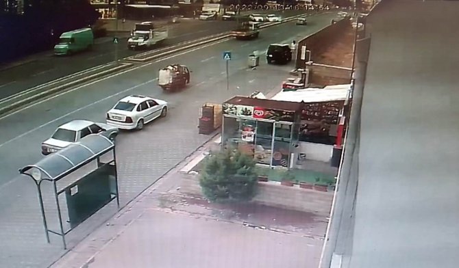 Ortalığı Savaş Alanına Çeviren Kaza Güvenlik Kamerasında