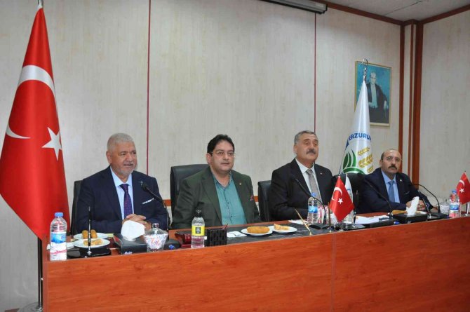 Kocaeli Erzurumlular Kültür Ve Dayanışma Vakfı İle Kocaeli Gazeteciler Cemiyeti Üyelerinden Etb’ye Ziyaret
