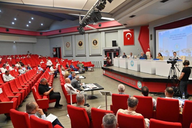 Meclis’te Manisa Büyükşehir’in Çalışmaları Anlatıldı