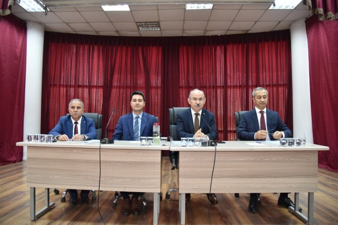 Vali Karadeniz, Gördes’te Muhtarlar Ve Vatandaşlarla Buluştu