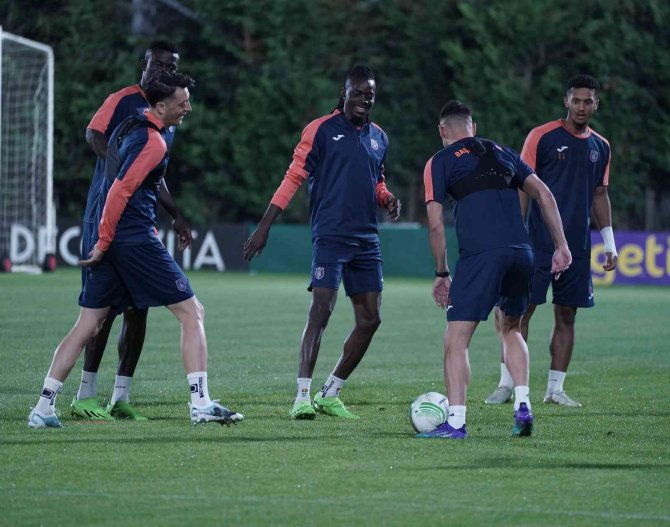 Medipol Başakşehir, Fiorentina Maçına Hazır
