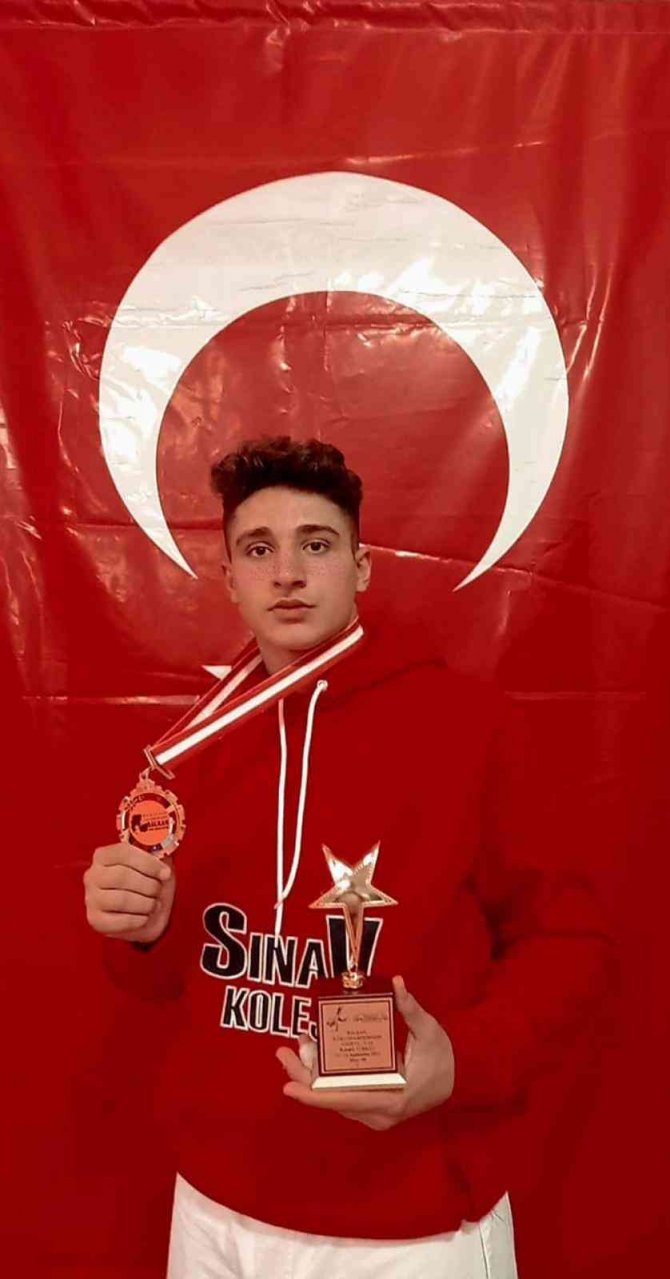 Milli Judocu Mikail Zaloğlu Altın Madalyanın Sahibi Oldu