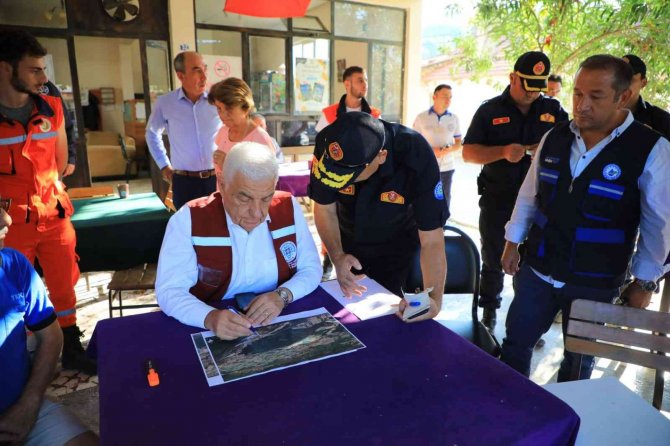 Muğla Büyükşehir Belediyesi Ekipleri Ula’daki Orman Yangınında Aktif Görev Aldı