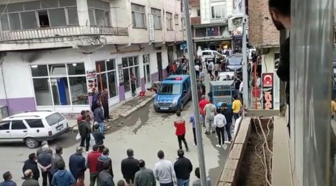 Ordu’da Sokaktaki Kavgada 1 Kişi Yaralandı, Polis Havaya 9 El Uyarı Ateşi Açtı