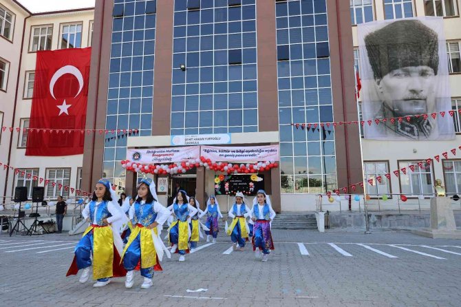 Sivas’ta İ̇lköğretim Haftası Coşkuyla Kutlandı