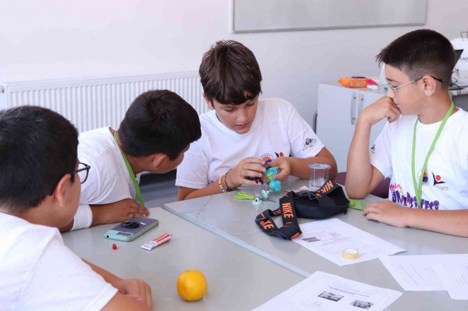 Ortaokul Öğrencilerine ‘Disiplinlerarası Etkileşim’ Eğitimi