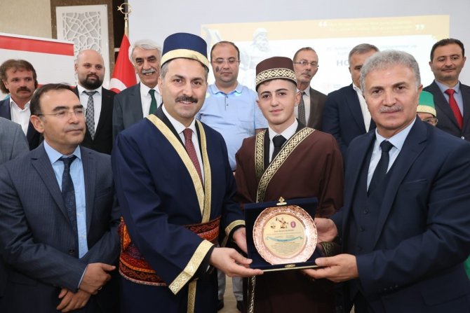 Başkan Eroğlu, Kaftan Giydi