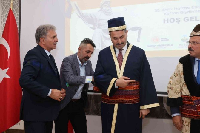 Başkan Eroğlu, Kaftan Giydi