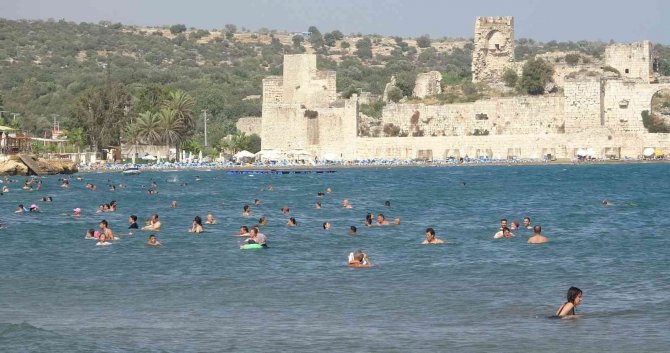 Okullar Açılmasına Rağmen Kızkalesi’nde Doluluk Yüzde 50’nin Üzerinde