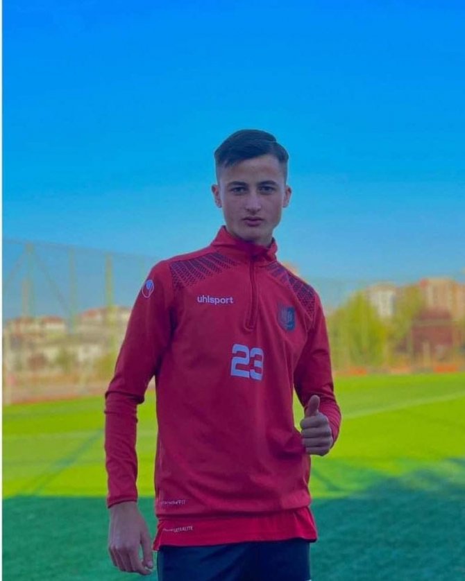 Uşaksporlu Genç Futbolcunun Hayata Tutunma Çabaları Devam Ediyor