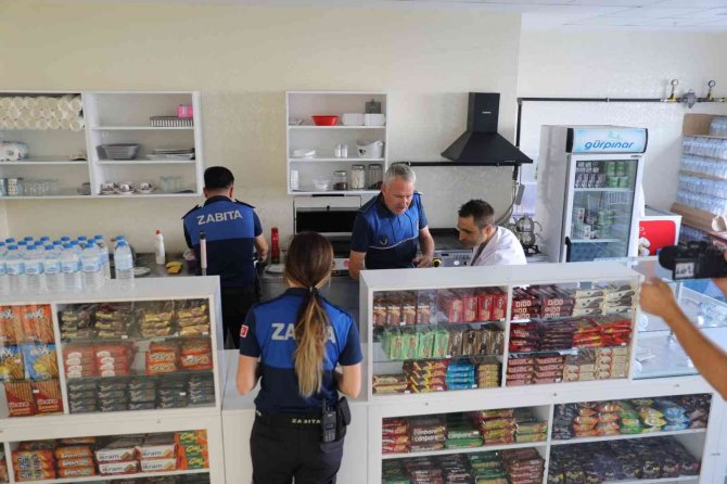 Yalova Belediyesi Zabıta Ekipleri Okul Kantinlerini Denetledi