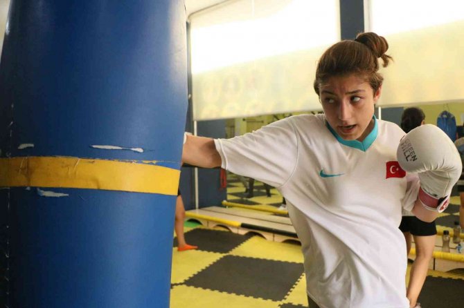 Avrupa Şampiyonu ’Demir Yumruk’ Buse’nin Hedefi Olimpiyat Şampiyonluğu