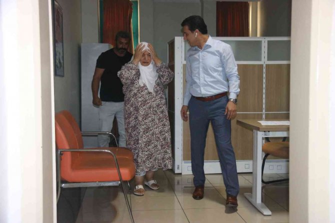 86 Yaşındaki Kadının 20 Yıllık Sağlık Sorunu 50 Dakikada Çözüldü