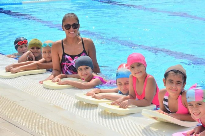 Yunusemre’de Bin Çocuk Yüzme Öğrendi