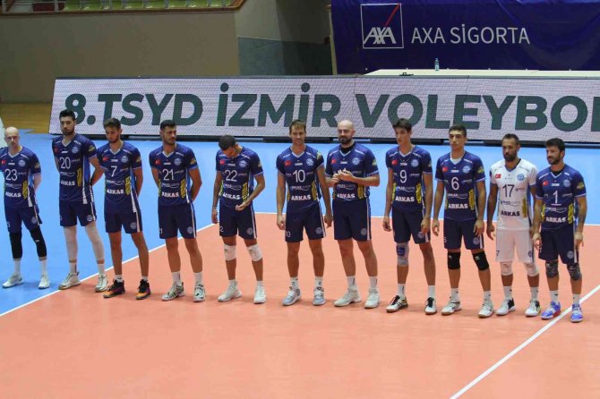 8. Tsyd İ̇zmir Voleybol Turnuvasında İlk Gün Tamamlandı