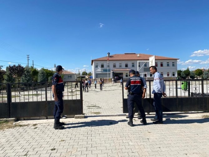 Aranması Olan 10 Kişi Jandarma Denetiminde Yakalandı