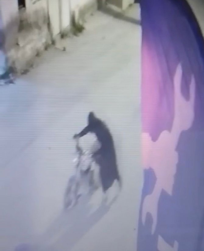 Motosiklet Hırsızı Çarşaf Giyince Daha Hızlı Yakalandı