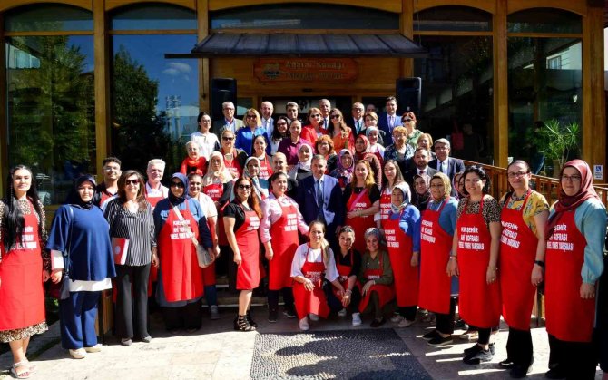 Ahi Kadınları, Yöresel Yemek Yarışmasıyla Hünerlerini Sergiledi