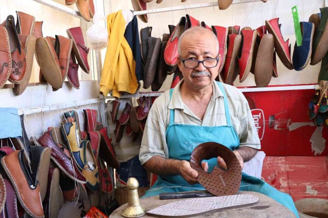 Ahiliğin Merkezine İlçe Belediyeleri Yöresel Ürünleri İle Çıkarma Yaptı