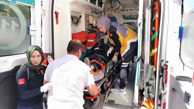 Aksaray’da Motosiklet Kadına Çarptı: 2 Yaralı
