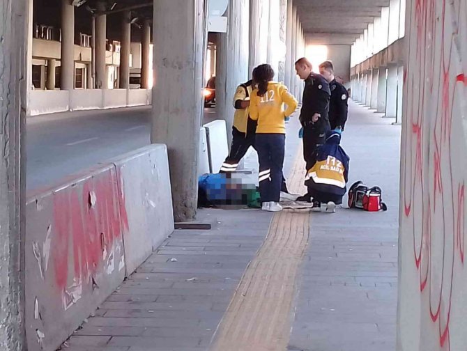 Başkent’te Evsiz Bir Adamın Cansız Bedeni Bulundu