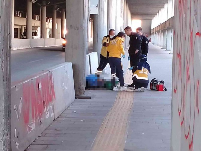 Başkent’te Evsiz Bir Adamın Cansız Bedeni Bulundu