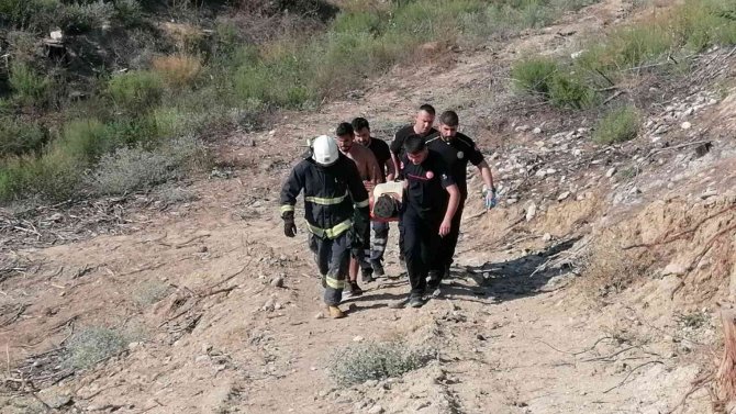 Atv Turu Yapan Turist Kadın 50 Metreden Düştü, Eşi Arkasından Gidince Ağaca Takılı Kaldı