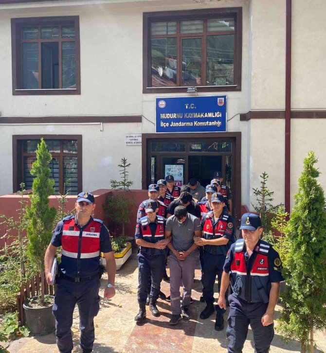 Kablo Hırsızı 4 Kişi Tutuklandı