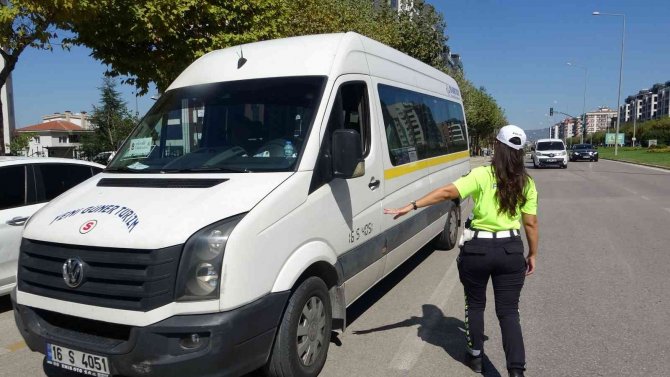 Bursa’da Öğrenci Taşıyan Servislere Sıkı Denetim