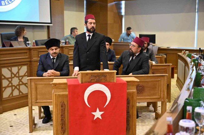 Puşide-i Siyah Meclis Kürsüsünde