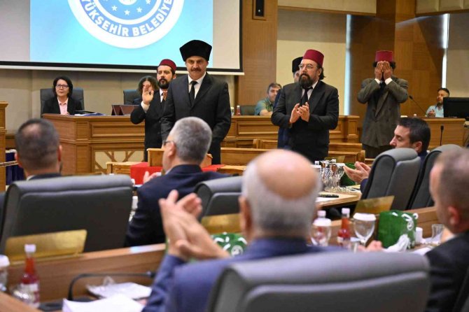 Puşide-i Siyah Meclis Kürsüsünde