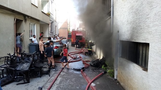 Apartmandaki Yangın Korkuttu