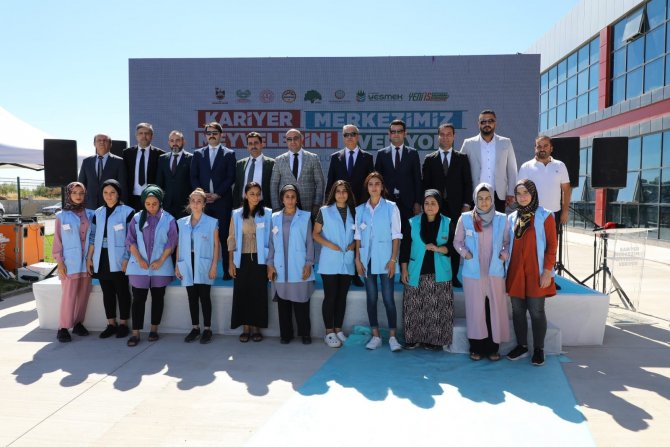 22 Meslek Kursunda Eğitim Gören 1300 Gencin 200’ü İstihdam Edildi