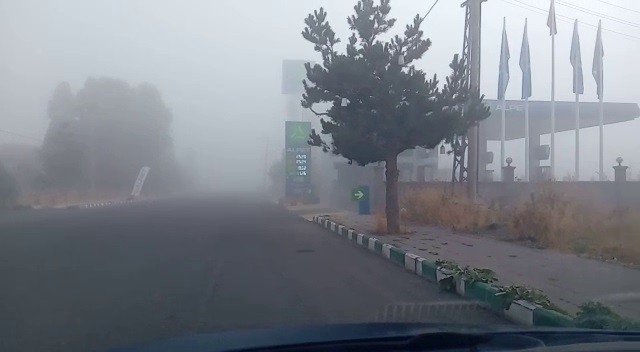 Göle’de Yoğun Sis Sürücülere Zor Anlar Yaşattı