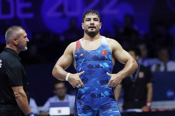 Taha Akgül, Dünya Güreş Şampiyonası’nda Finalde