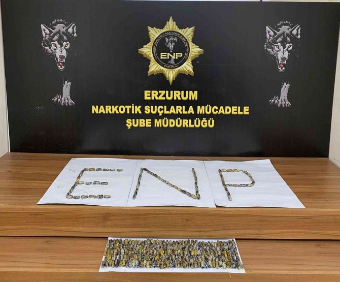 İ̇ran’dan Gelen 5 Kişinin Midesinde 6 Kilo 145 Gram Afyon Sakızı Ele Geçirildi
