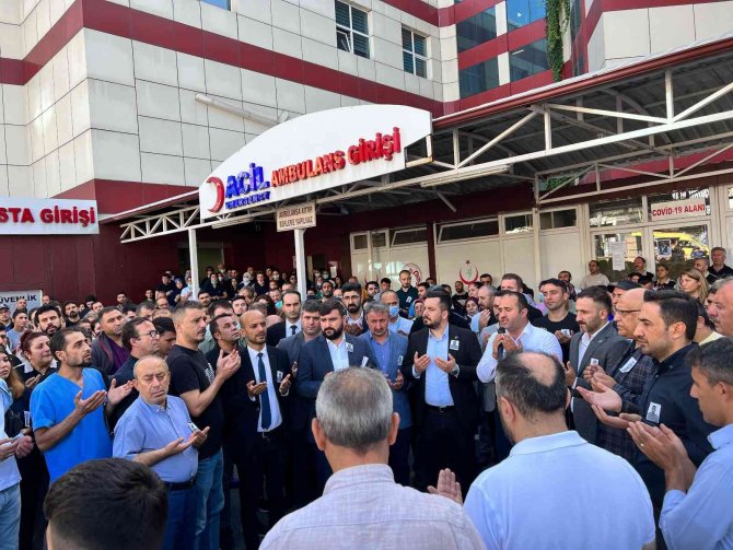 Esenyurt Devlet Hastanesi’nde Öldürülen Güvenlik Görevlisi İçin Anma Töreni Düzenlendi