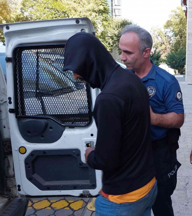 Samsun’da ’Pes’ Dedirten Hırsızlık