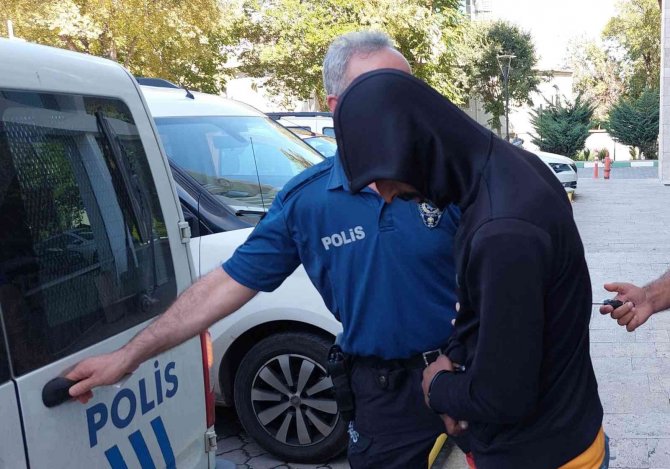 Samsun’da ’Pes’ Dedirten Hırsızlık