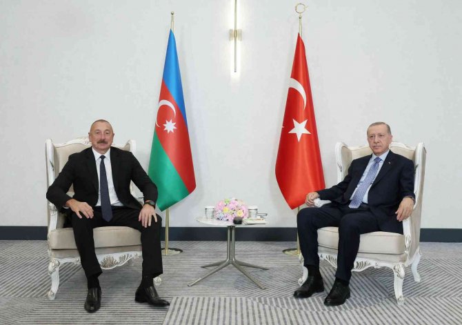 Cumhurbaşkanı Erdoğan, Aliyev İle Görüştü