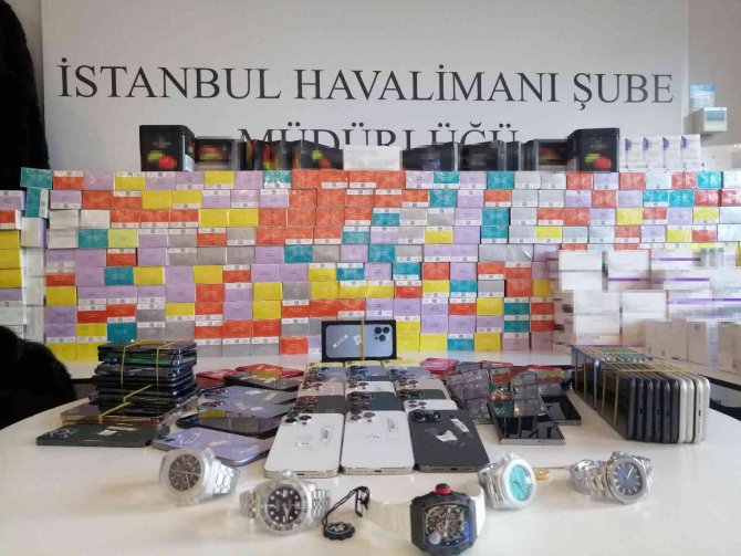 İ̇stanbul Havalimanı’nda 26 Milyon Lira Değerinde Kaçak Ürün Ele Geçirildi
